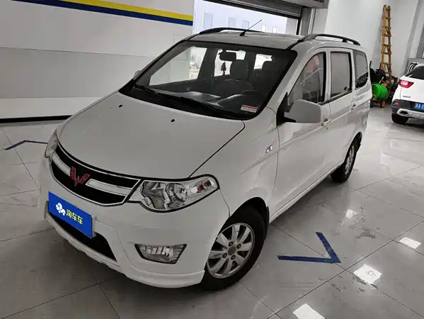 Wuling Hongguang 2017