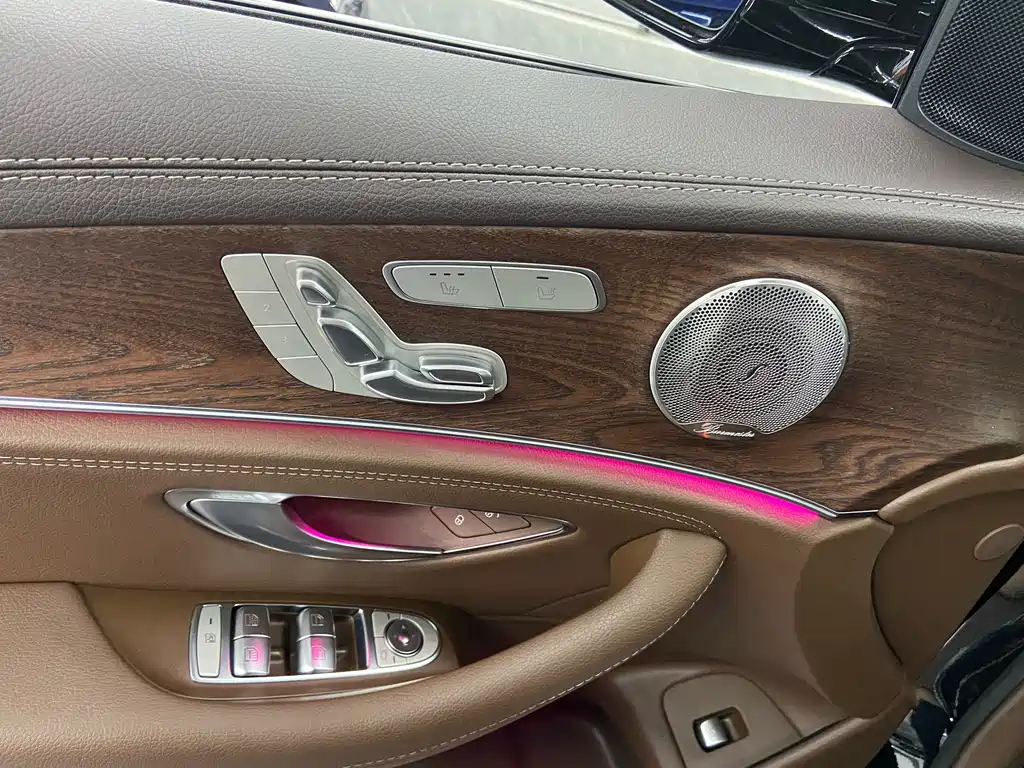 Mercedes-Benz E-Class 2023 — фото 11
