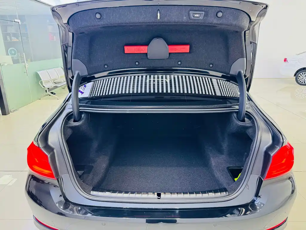 BMW 5 Series 2020 — фото 15