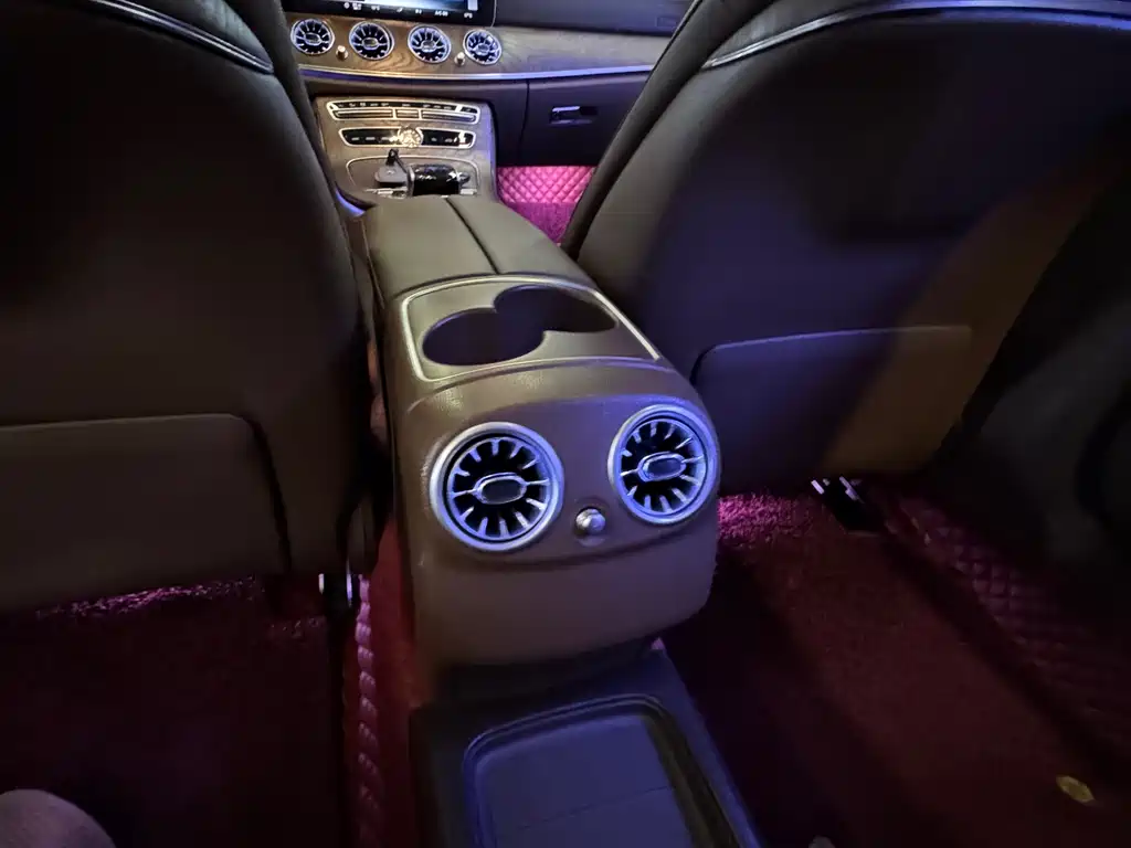 Mercedes-Benz E-Class 2018 — фото 18