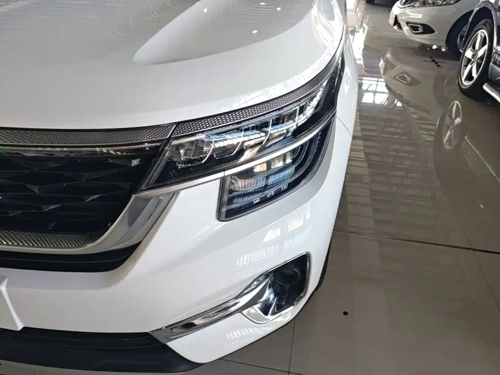 Kia KX3 2021 — фото 24