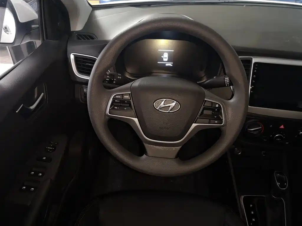 Hyundai Verna 2021 — фото 11