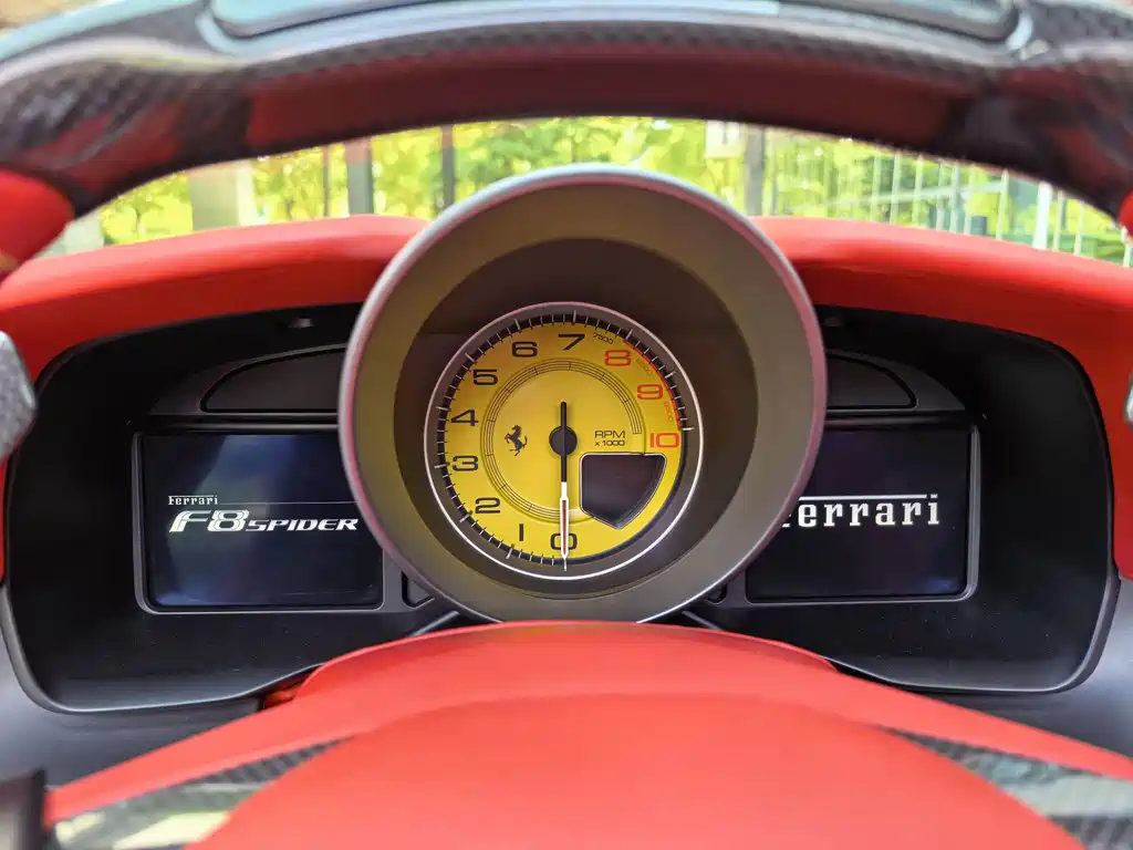 Ferrari F8 2021 — фото 9