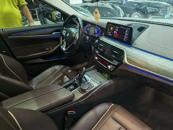 BMW 5 Series 2019