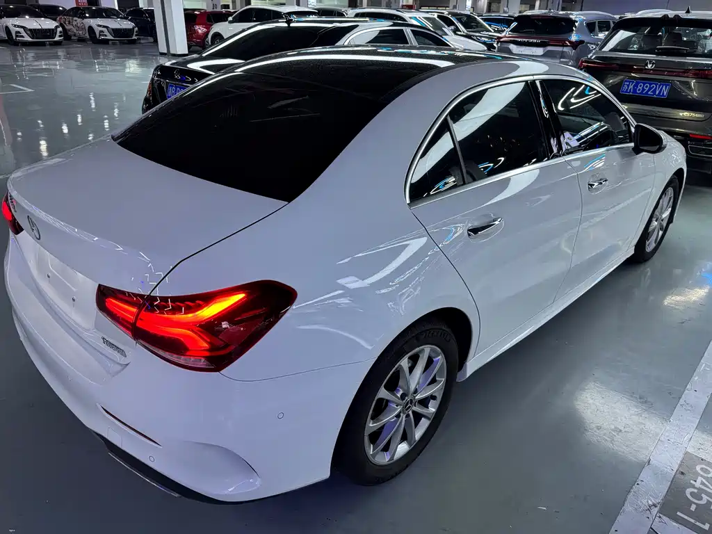 Mercedes-Benz A-Class 2019 — фото 8