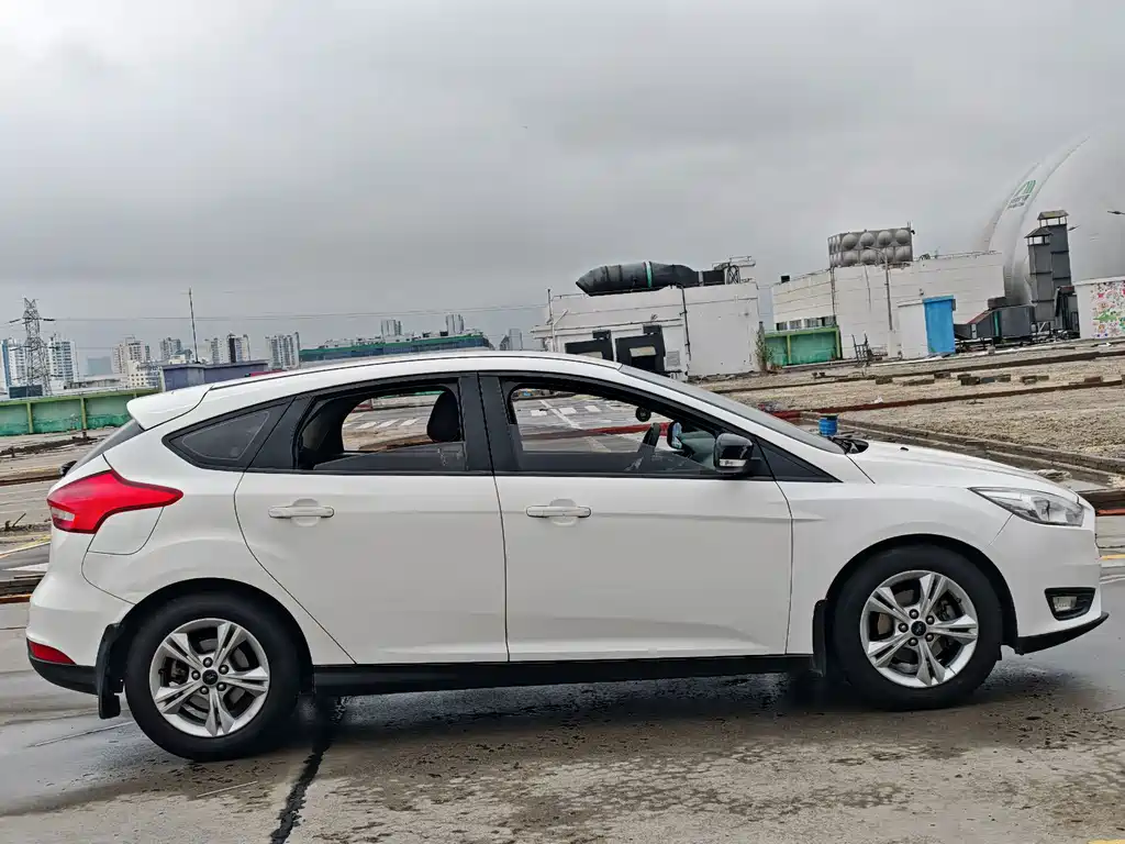 Ford Focus 2015 — фото 4