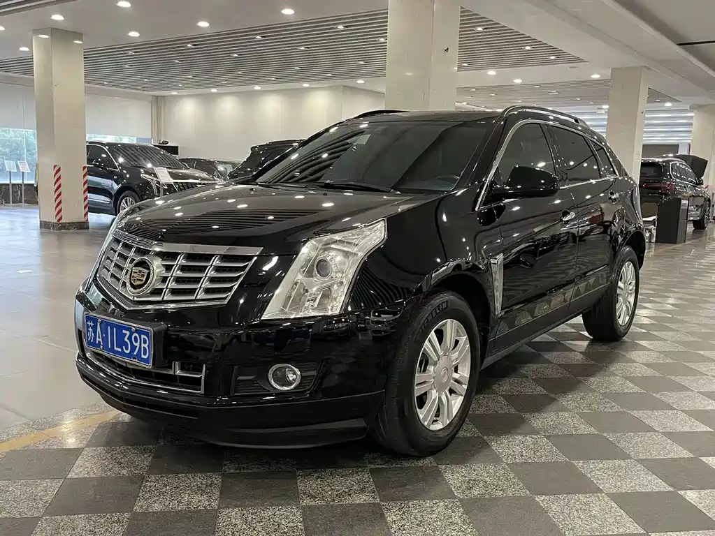 Cadillac SRX 2015 — фото 1