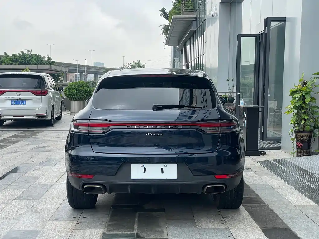 Porsche Macan 2019 — фото 18