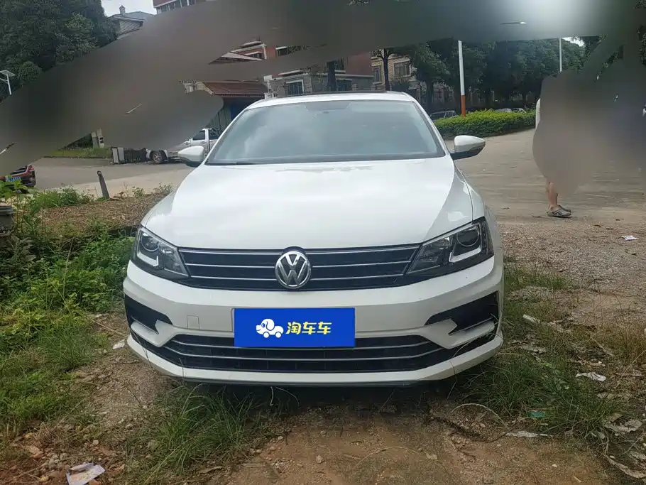 Volkswagen Sagitar 2018