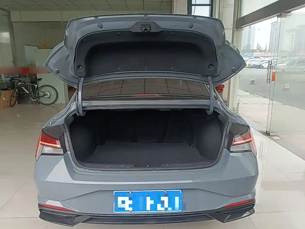 Hyundai Elantra 2021 — фото 19