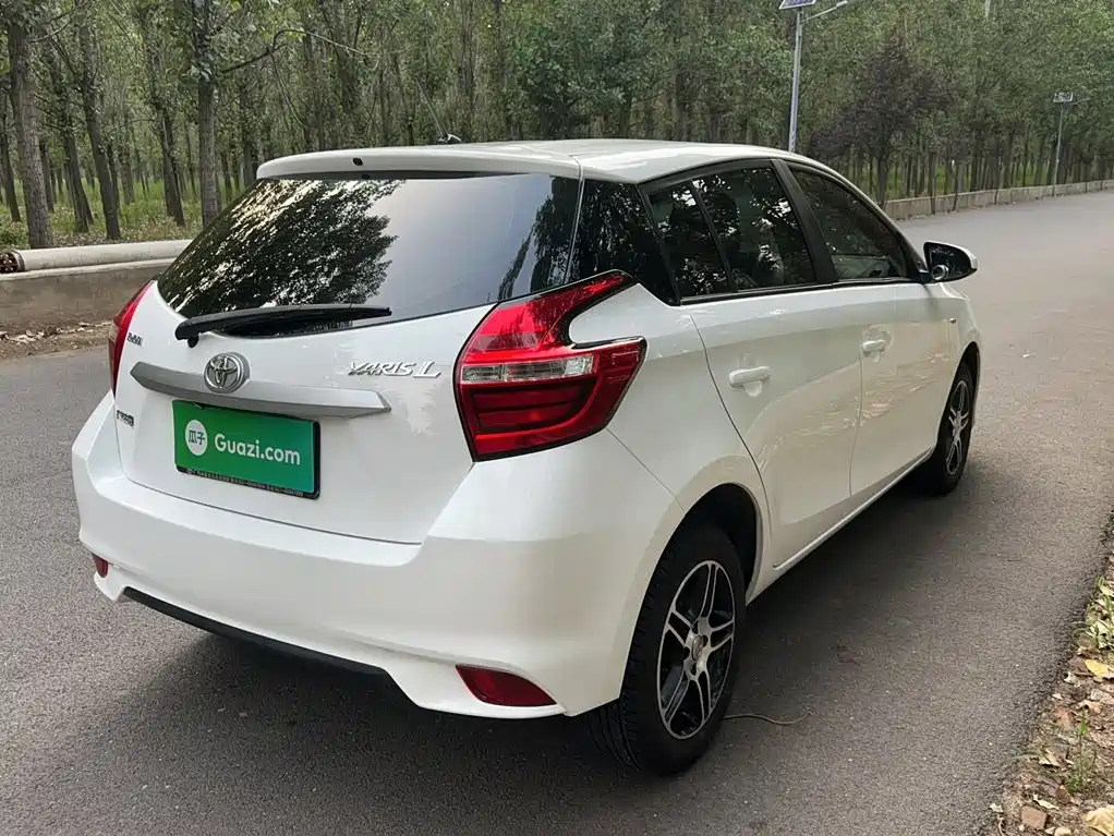 Toyota Yaris L 2016 — фото 14