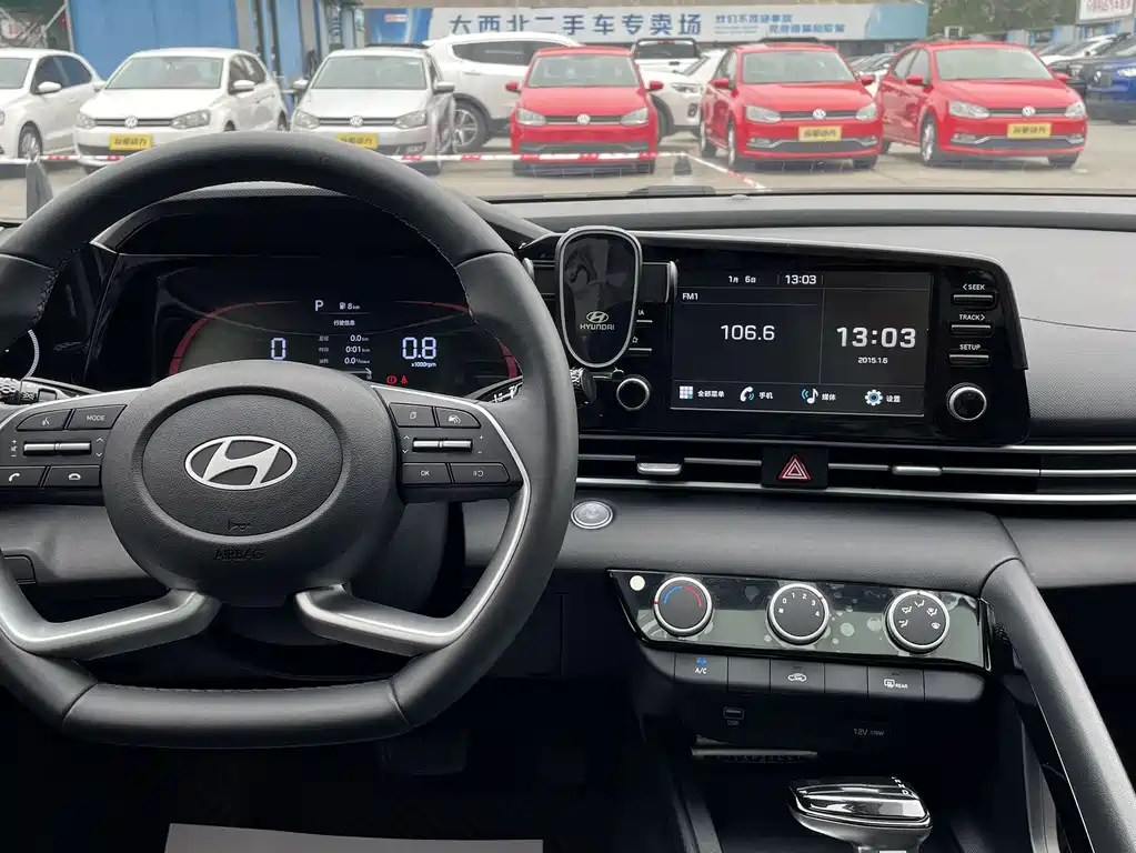 Hyundai Elantra 2023 — фото 14