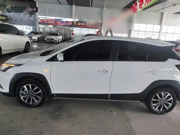 Toyota Yaris L 2022
