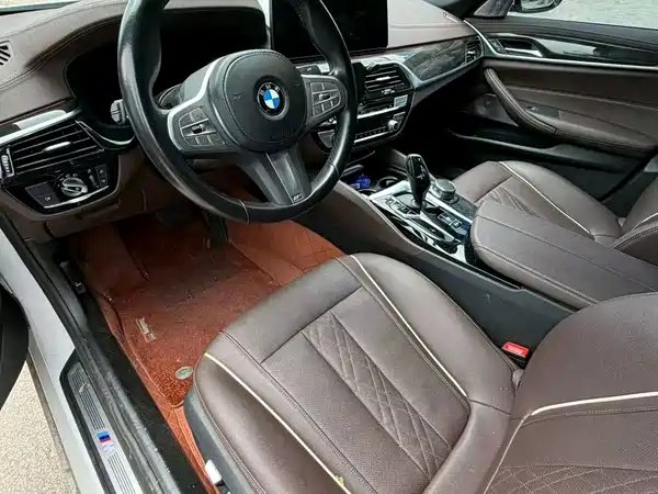 BMW 5 Series 2023