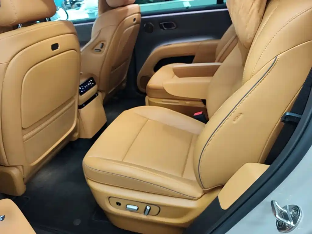 Li Auto i8 2025 — фото 17