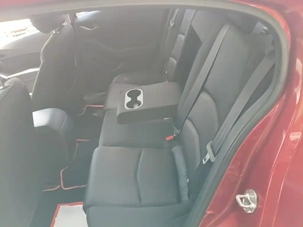 Mazda 3 Axela 2015 — фото 17
