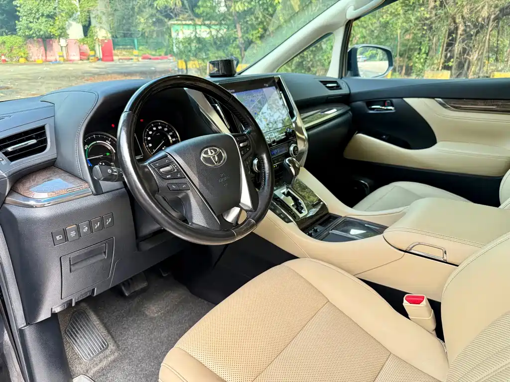 Toyota Alphard 2021 — фото 4