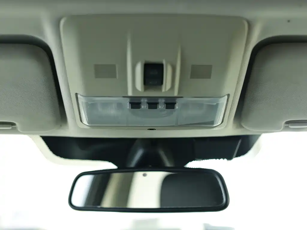 Land Rover Discovery 2016 — фото 13