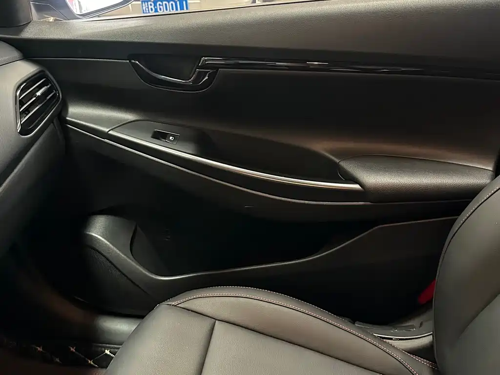 Hyundai Elantra 2019 — фото 18