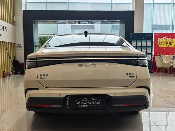 BYD Seal 07 DM-i 2025