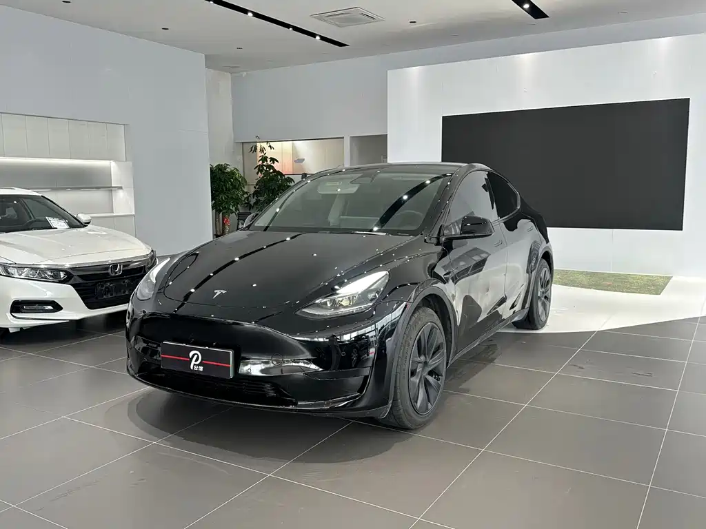 Tesla Model Y 2023 — фото 1