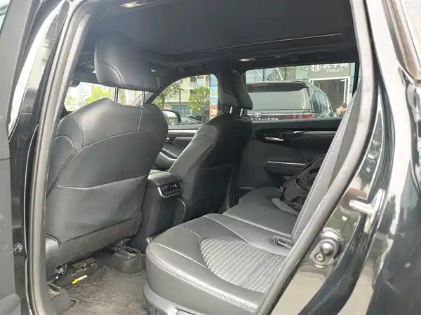 Toyota Crown Kluger 2022