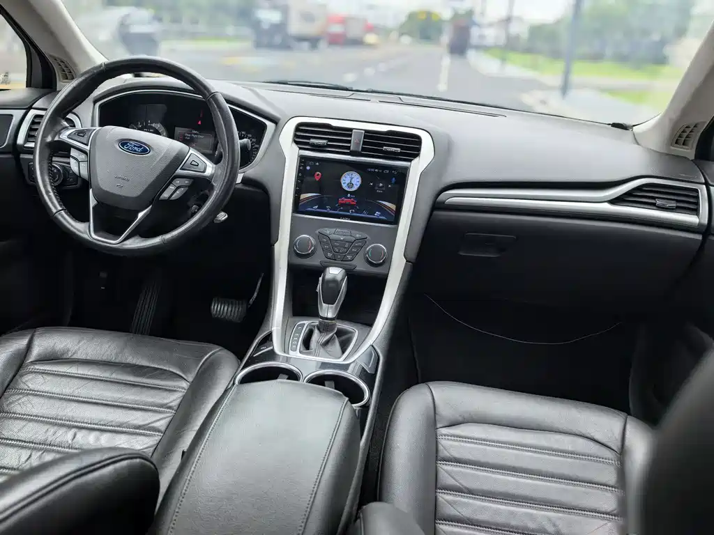 Ford Mondeo 2014 — фото 9