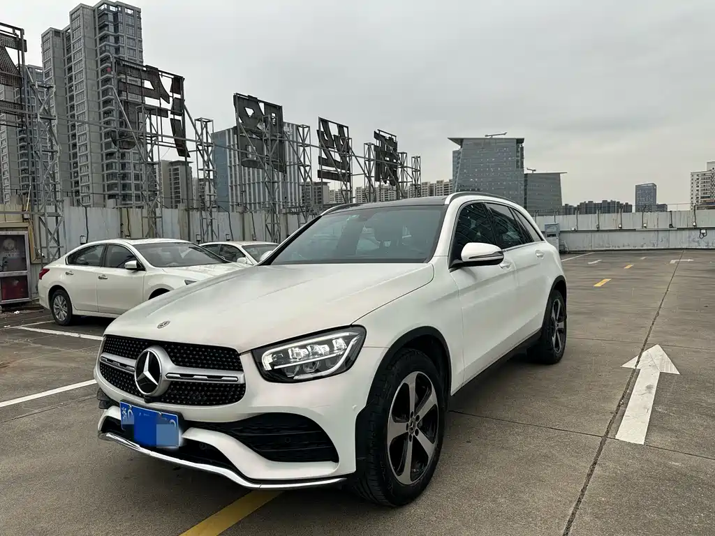 Mercedes-Benz GLC 2022 — фото 1