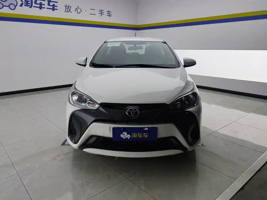 Toyota Yaris L 2017 — фото 2