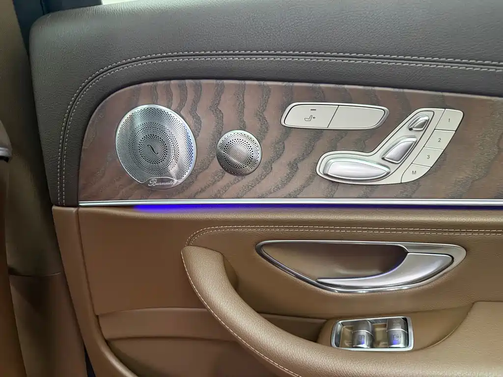 Mercedes-Benz E-Class 2020 — фото 12