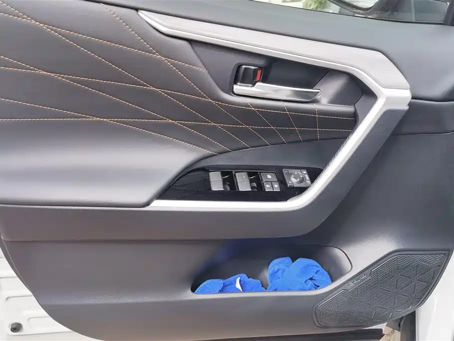 Toyota RAV4 2025