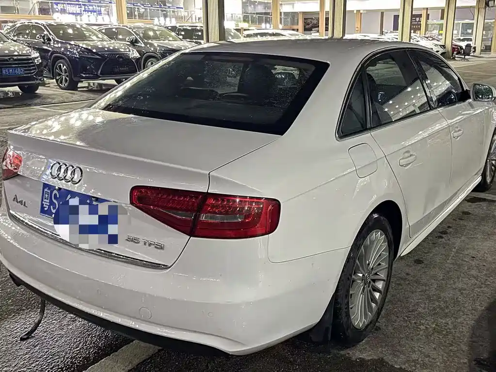 Audi A4L 2015 — фото 4