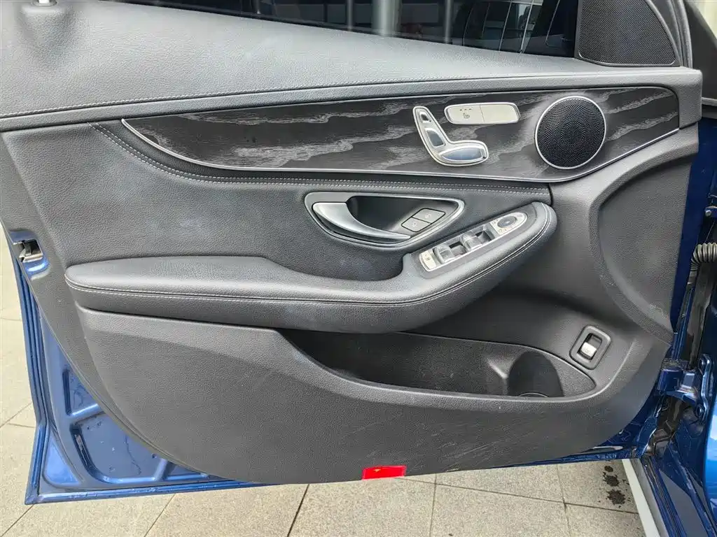 Mercedes-Benz C-Class 2018 — фото 9