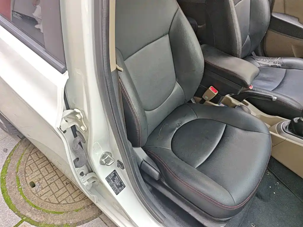 Hyundai Verna 2015 — фото 25