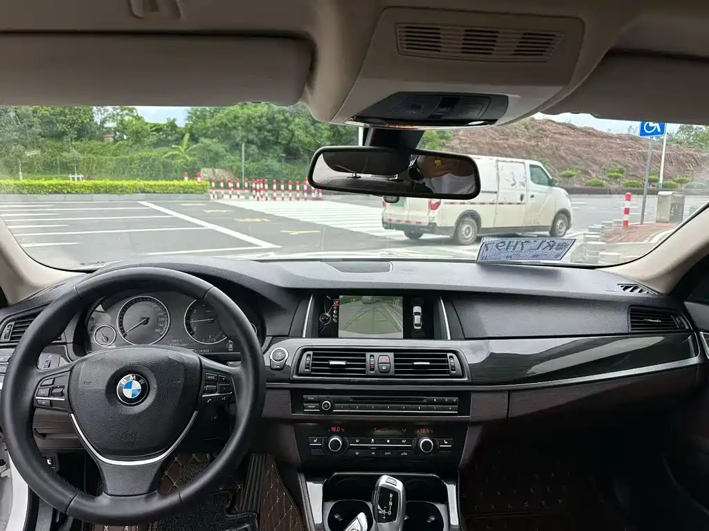 BMW 5 Series 2015 — фото 8