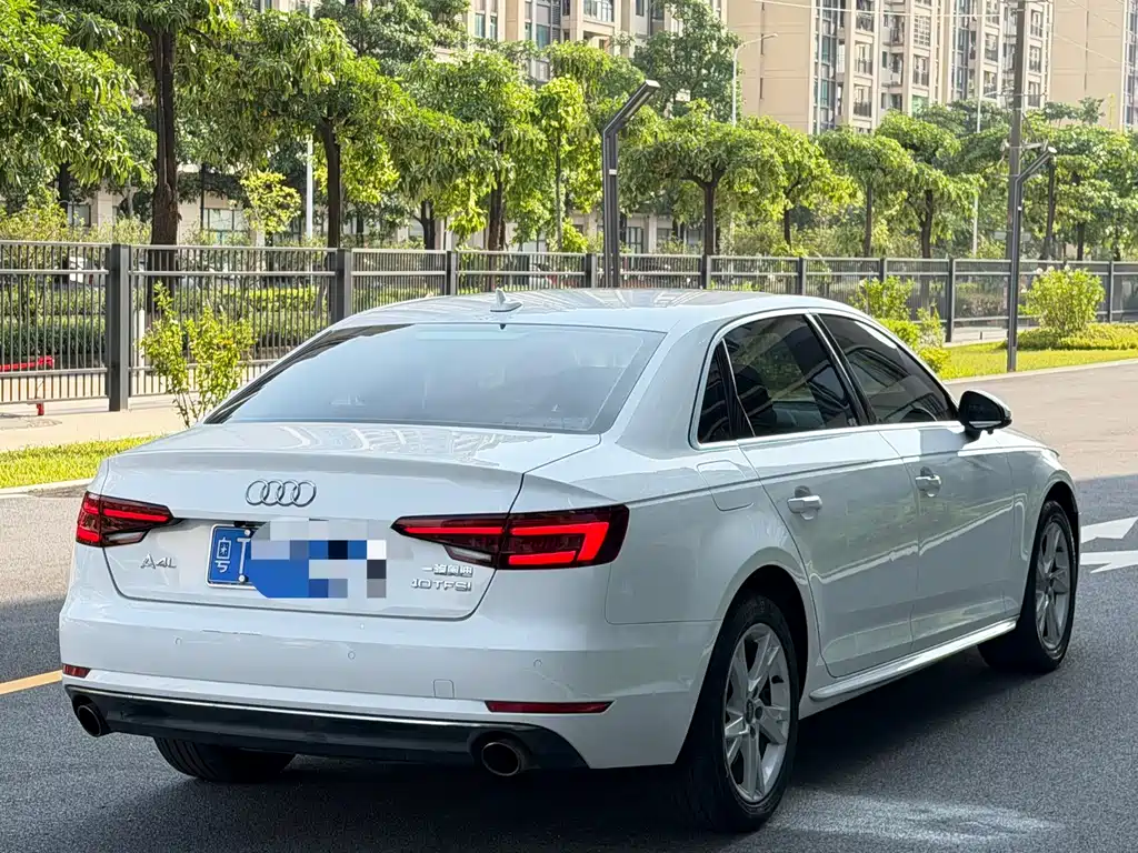 Audi A4L 2018 — фото 4