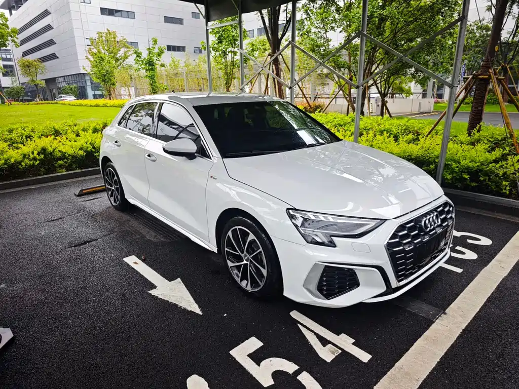 Audi A3 2021 — фото 2