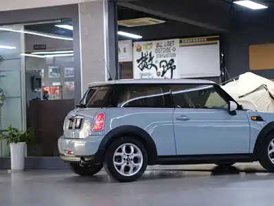MINI MINI 2012