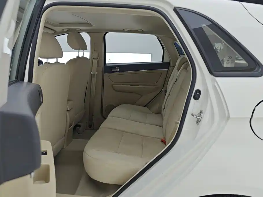 BAIC Motor E Series 2012 — фото 11