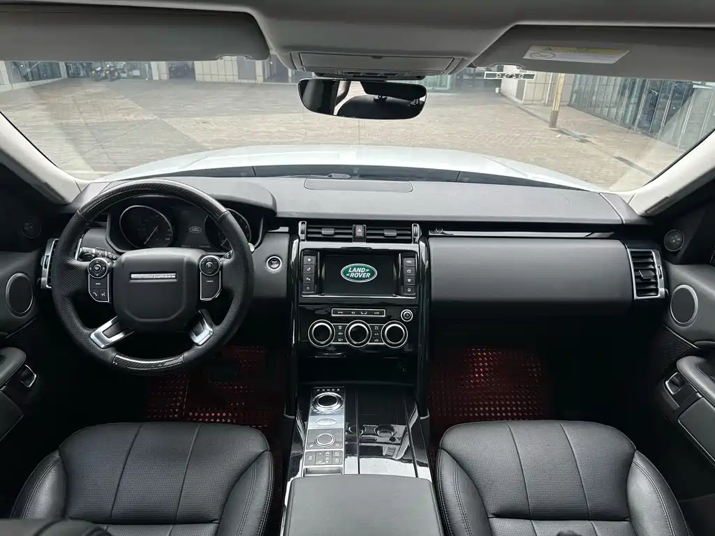 Land Rover Discovery 2017 — фото 13