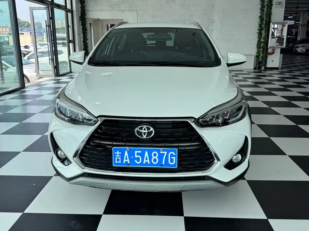 Toyota Yaris L 2022