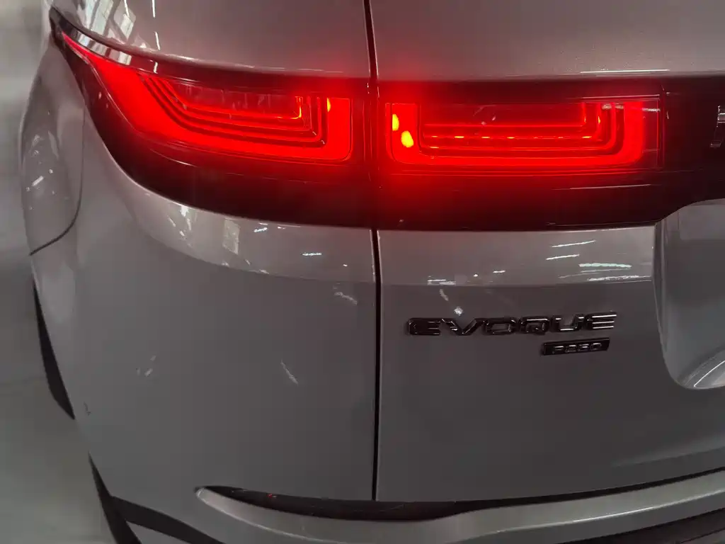 Land Rover Evoque 2022 — фото 19