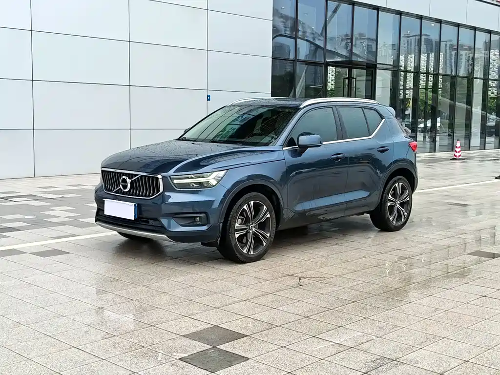 Volvo XC40 2019 — фото 1