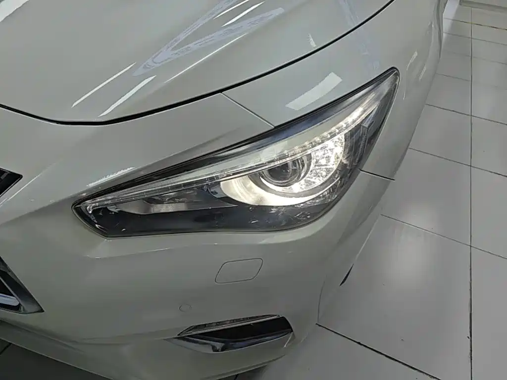 Infiniti Q50L 2018 — фото 24