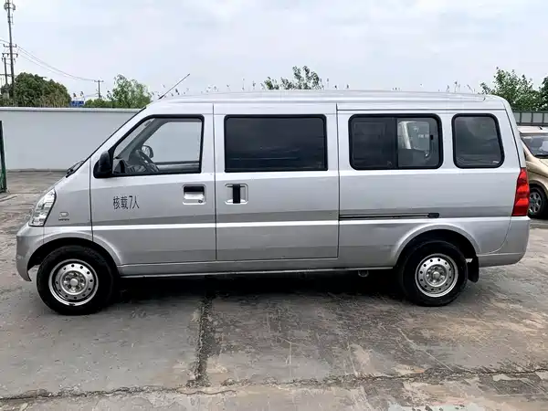 Wuling Rongguang 2017