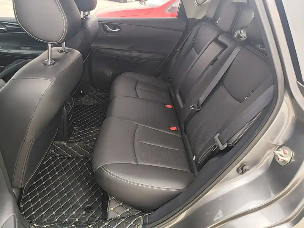 Nissan Tiida 2018 — фото 17