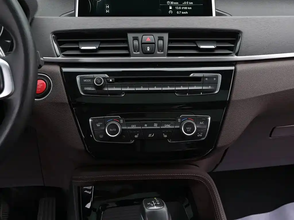 BMW X1 2018 — фото 11