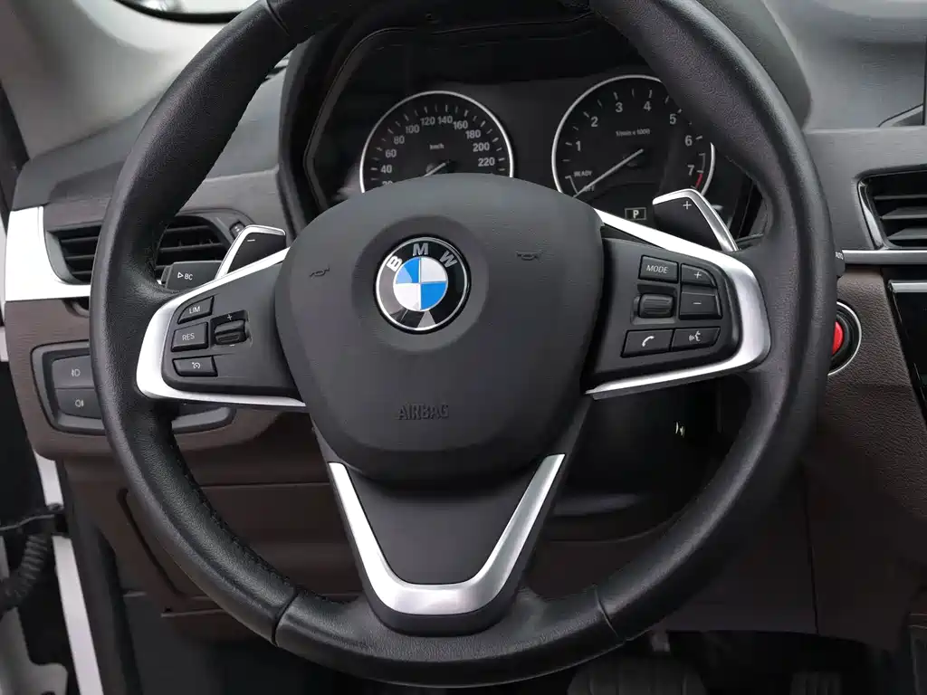 BMW X1 2018 — фото 12