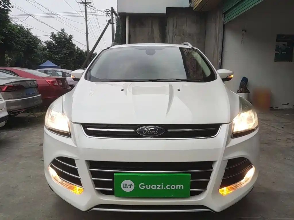 Ford Kuga 2015 — фото 3