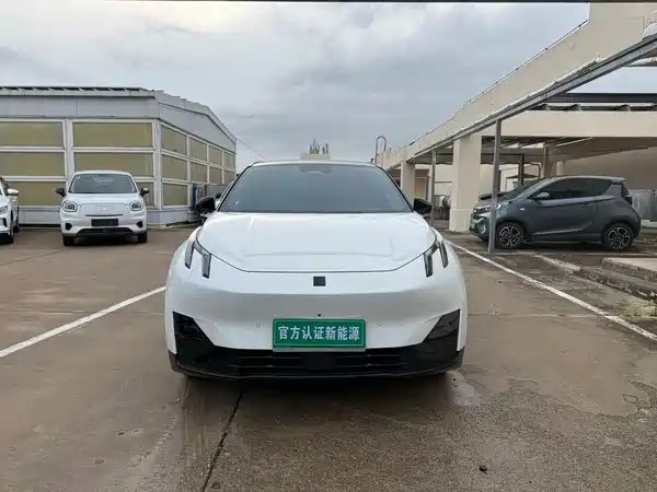 Lynk & Co Z20 2025